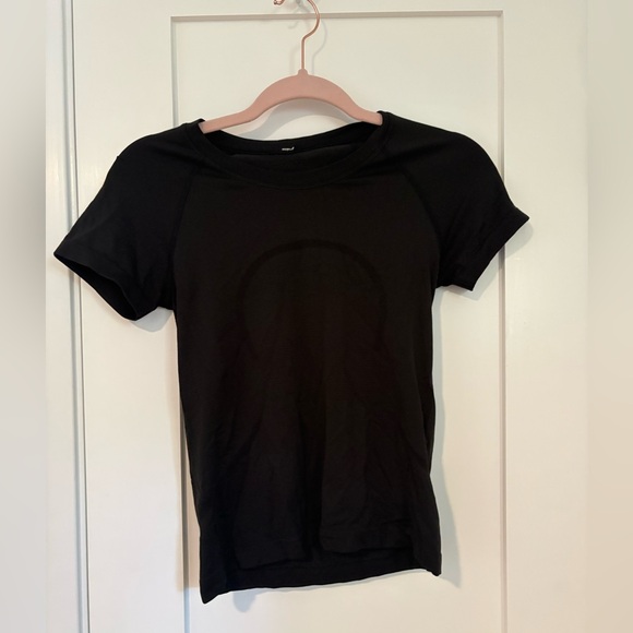 lululemon athletica Black Short Sleeve Tee - Picture 1 of 2